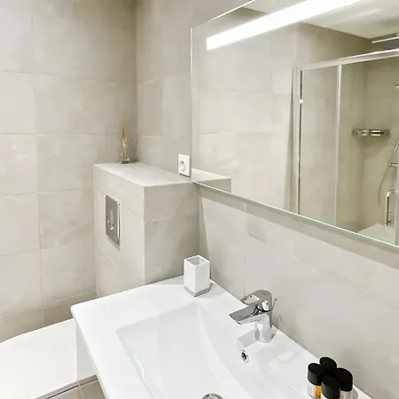 Lhelvetia - 3 Bedrooms - 3 Bathrooms - Near Croisette Apartment