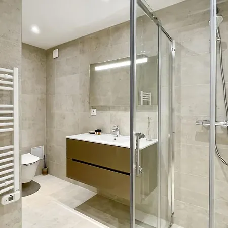 Apartment Lhelvetia - 3 Bedrooms - 3 Bathrooms - Near Croisette